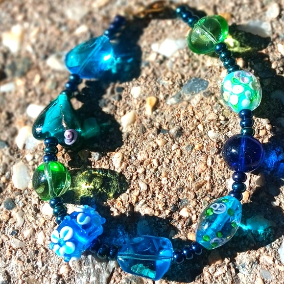 Colorful Handcrafted 8" Bracelet - Picture 1 of 3